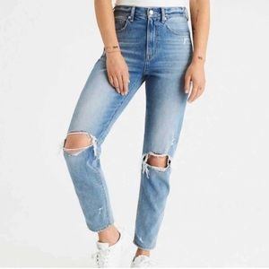 American Eagle High Rise Distressed Light Wash Straight Leg Mom Jean Size 8